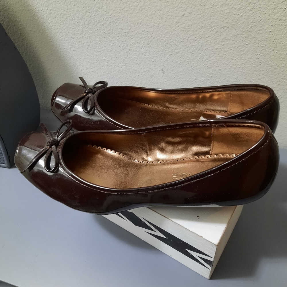 Shoes - Picture 6 of 7